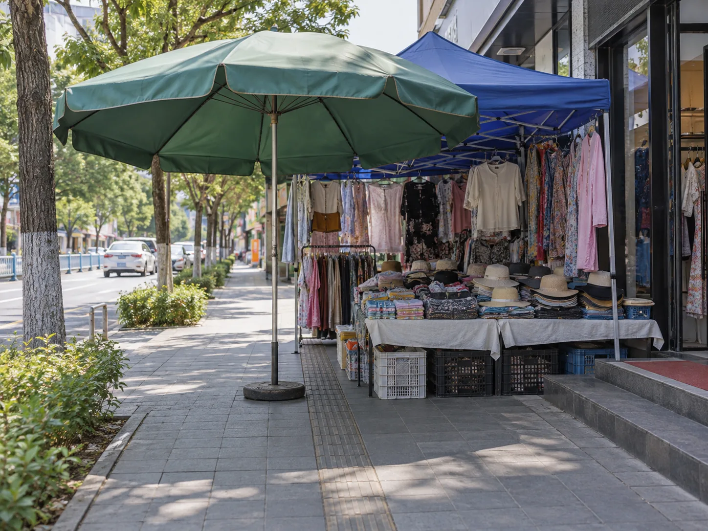 违规撑伞识别 · 参考场景，非真实客户案例或识别结果